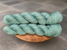 Load image into Gallery viewer, Julie Asselin - Fino