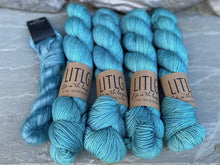 Load image into Gallery viewer, Memory Code Shawl - Kits