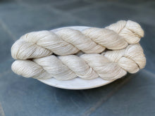 Load image into Gallery viewer, CFC - Flax Fingering