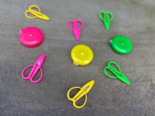 Load image into Gallery viewer, Knitworthy - Mini Scissors