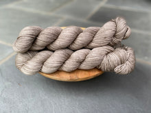 Load image into Gallery viewer, LITLG - DK Twist Semi Solid