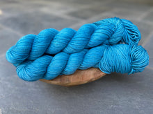 Load image into Gallery viewer, LITLG - DK Twist Semi Solid