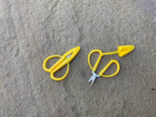 Load image into Gallery viewer, Knitworthy - Mini Scissors
